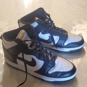 Men's Black and White Sneakers